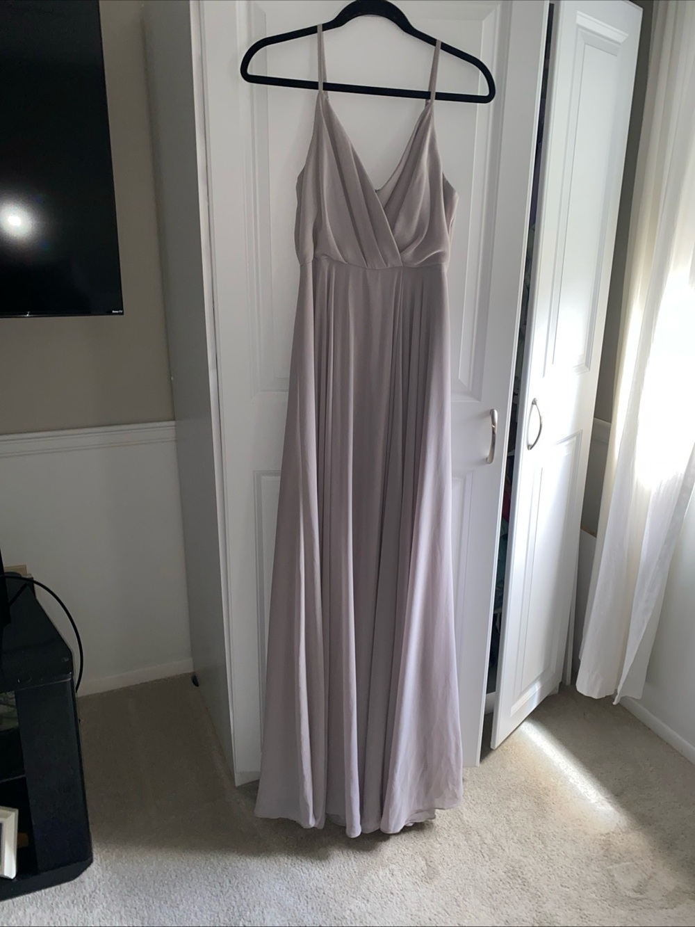 Lulu's V-Neck Chiffon Gown Maxi Dress Light Lilac Size Medium Wedding Guest